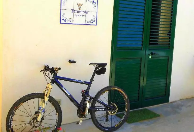 ホテル Agriturismo Tarantola