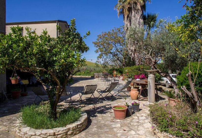 בית מלון כפרי Agriturismo Tarantola