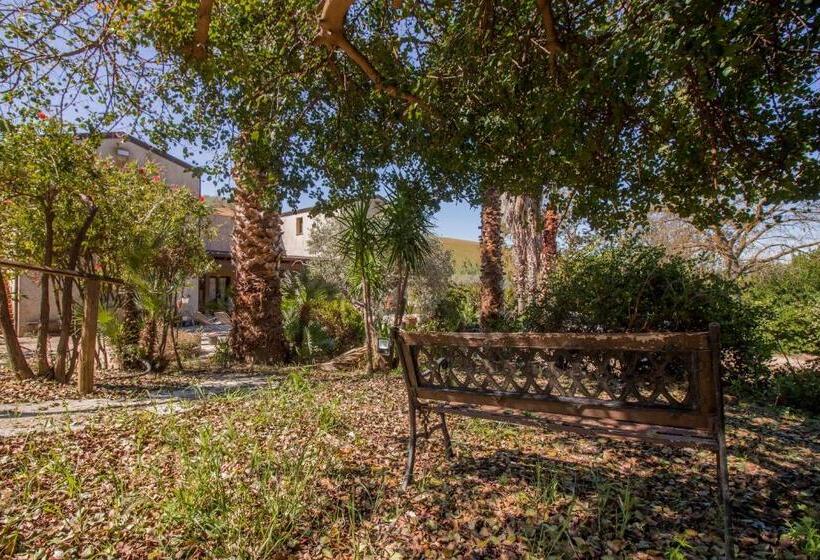 בית מלון כפרי Agriturismo Tarantola