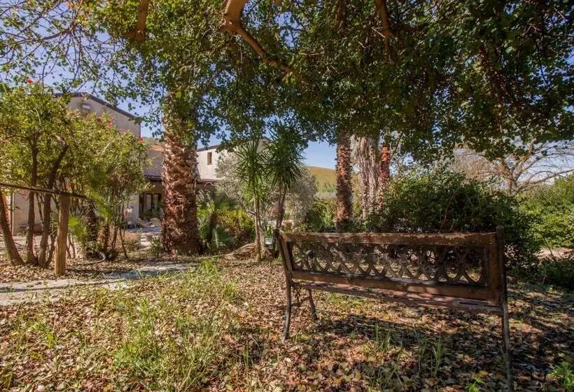 ホテル Agriturismo Tarantola