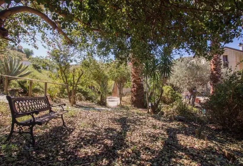 ホテル Agriturismo Tarantola