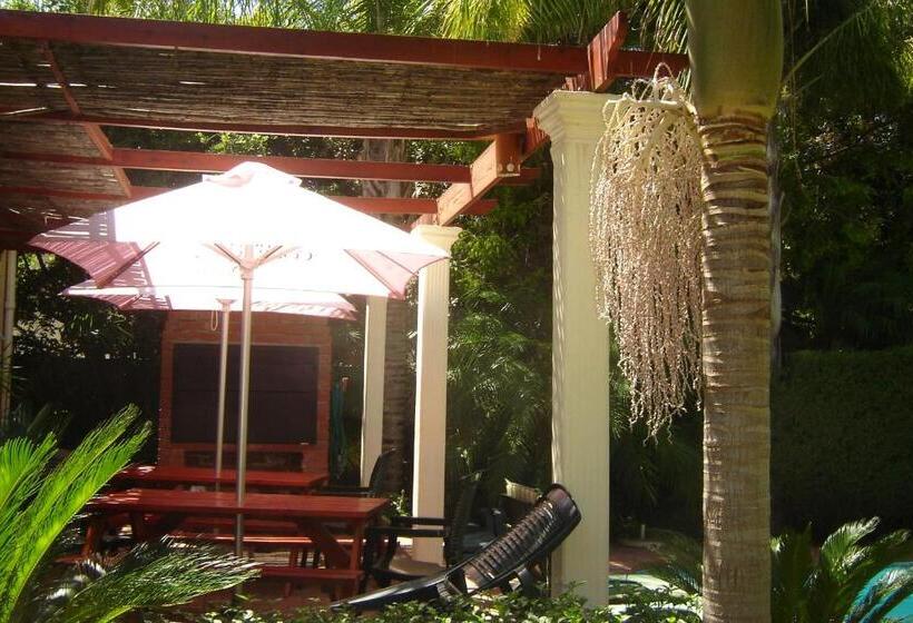 Hotel Cedar Lodge Guest House