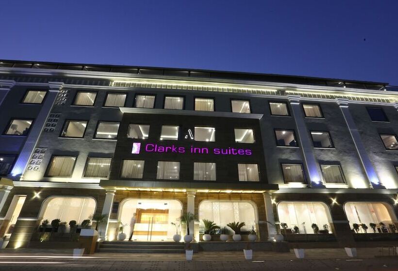هتل Clarks Inn Suite Gwalior