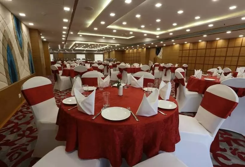 Hotelli Clarks Inn Suite Gwalior