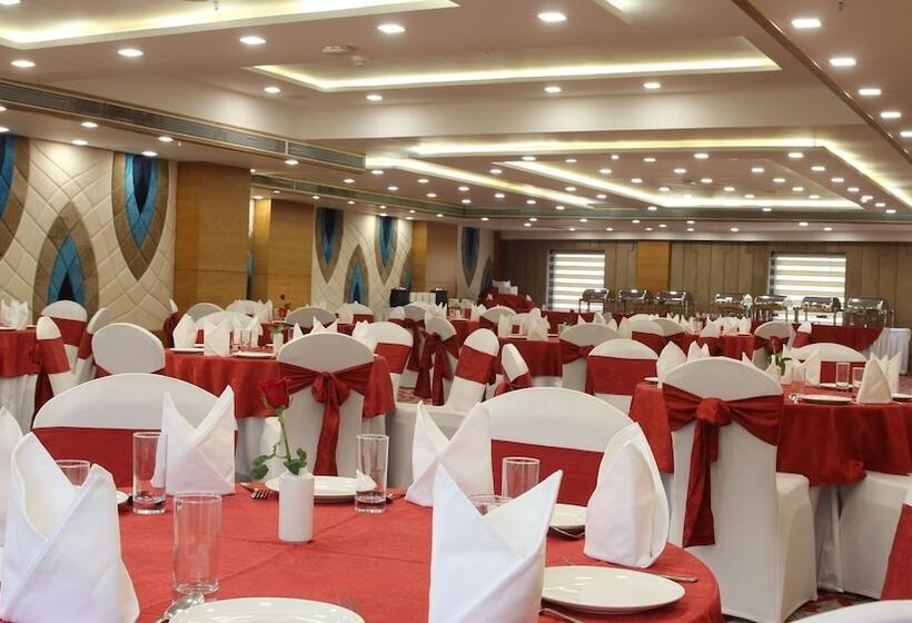 هتل Clarks Inn Suite Gwalior