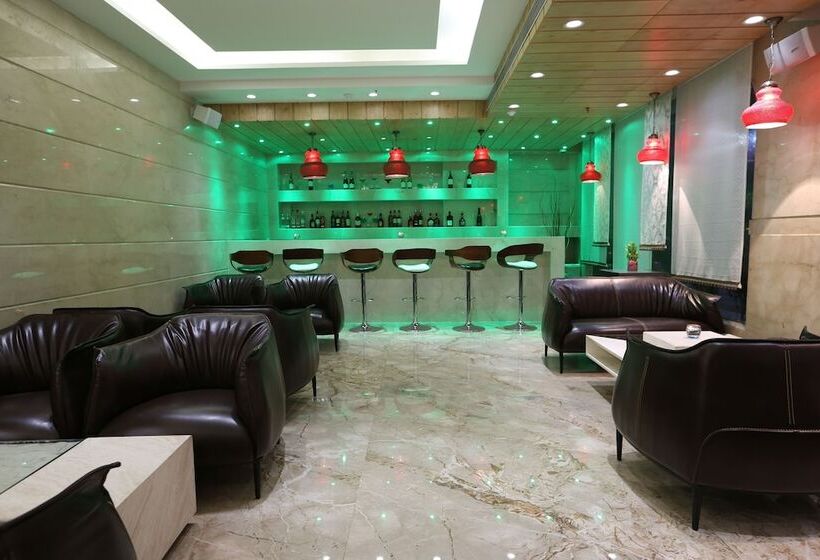 هتل Clarks Inn Suite Gwalior