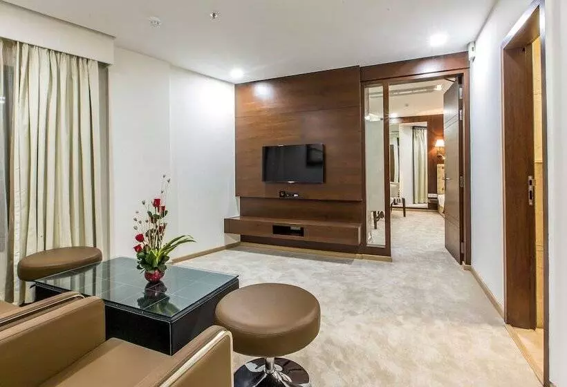 Hotelli Clarks Inn Suite Gwalior