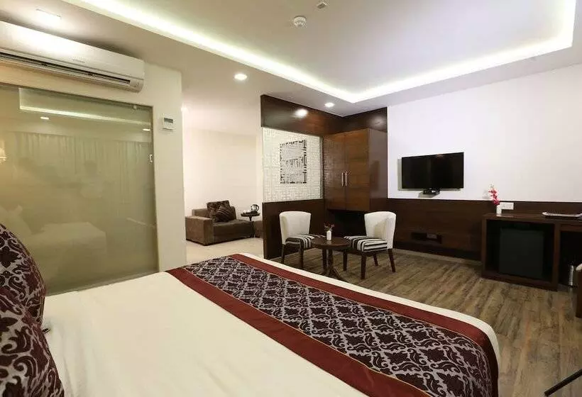 Hotelli Clarks Inn Suite Gwalior