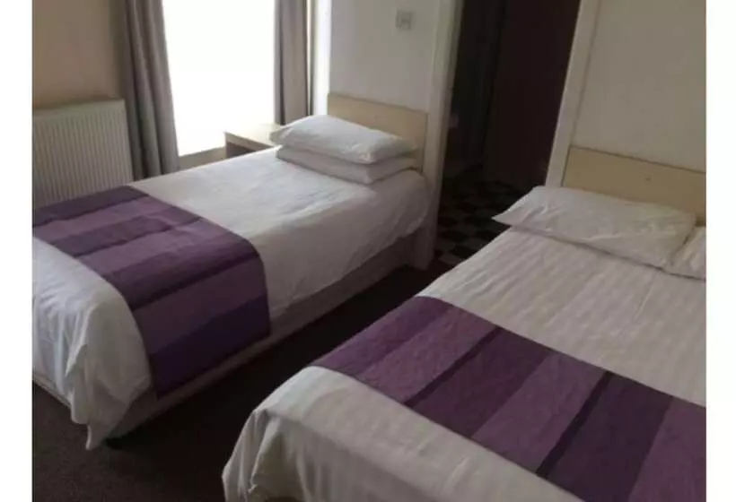 هتل Clon Ross Guesthouse