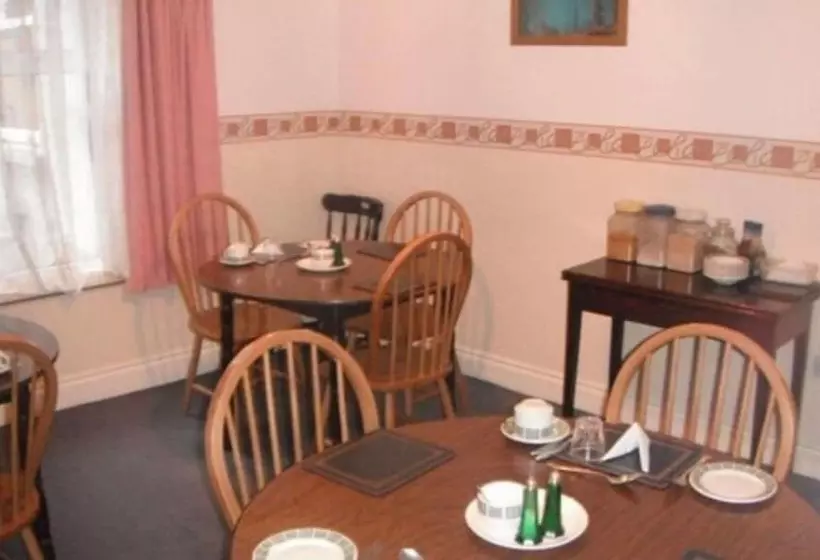 هتل Clon Ross Guesthouse