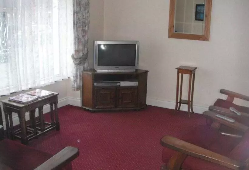 هتل Clon Ross Guesthouse