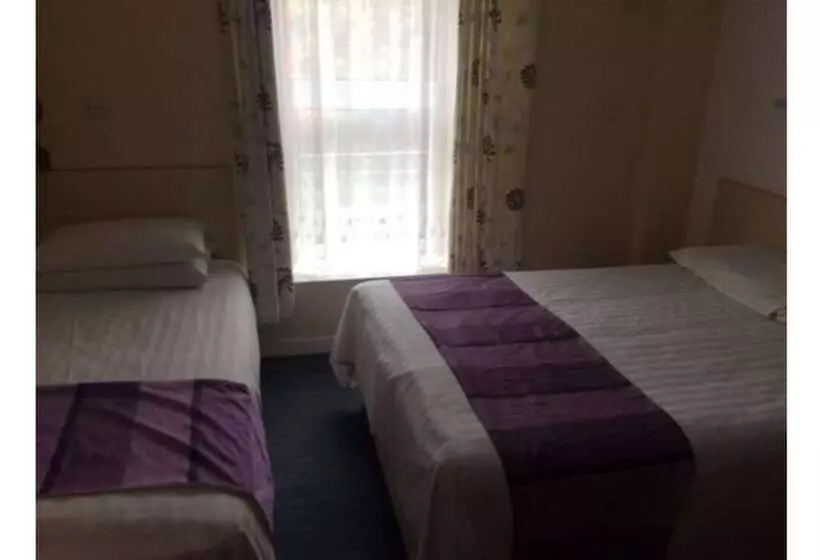 هتل Clon Ross Guesthouse