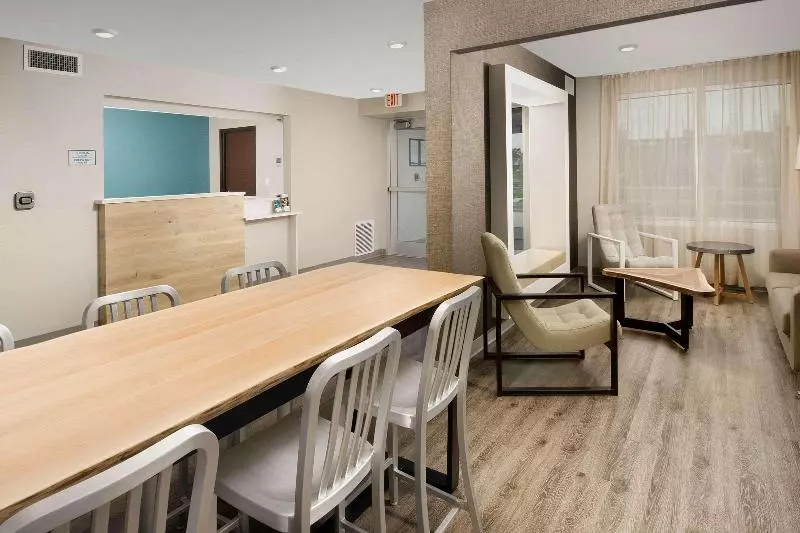 Hotelli Extended Stay America Suites  New Orleans  Airport  I10