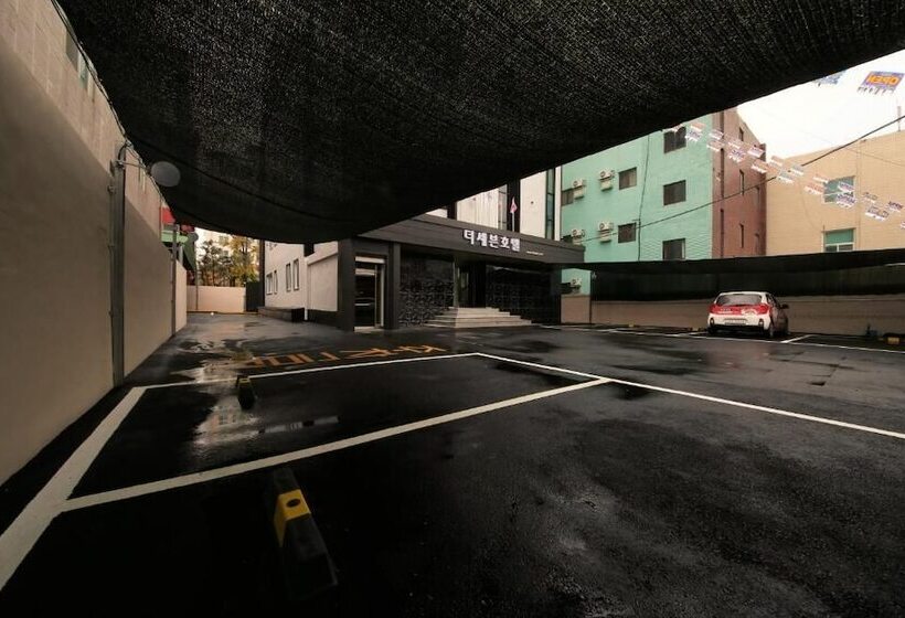 בית מלון כפרי Pohang Jukdo Market The Seven