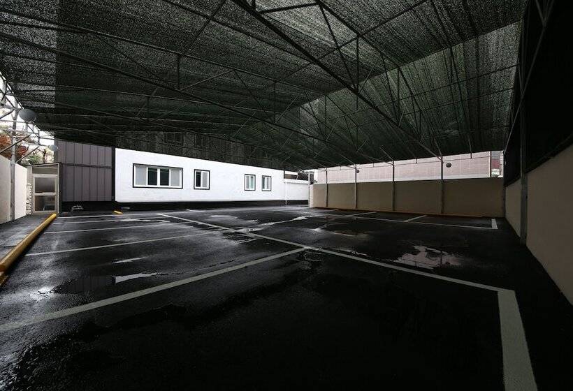 בית מלון כפרי Pohang Jukdo Market The Seven