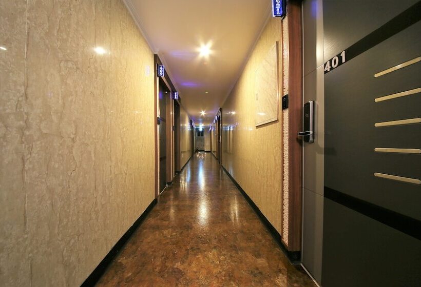 בית מלון כפרי Pohang Jukdo Market The Seven