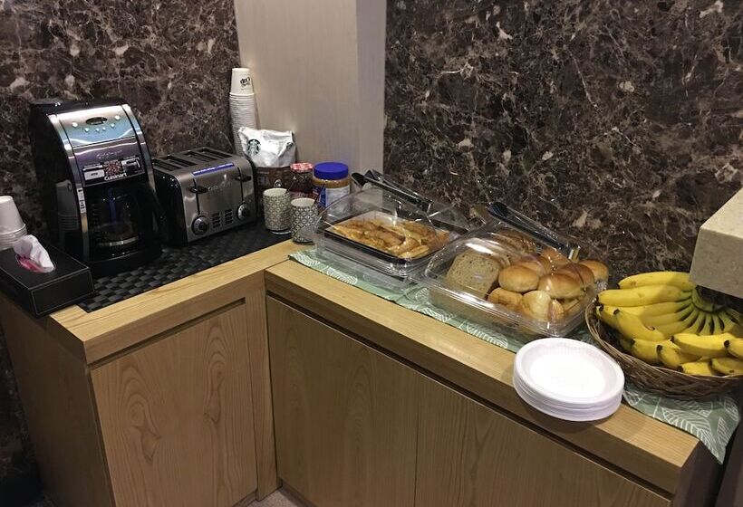 בית מלון כפרי Pohang Jukdo Market The Seven