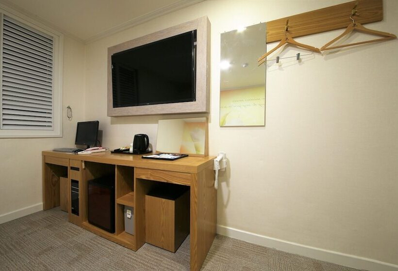 בית מלון כפרי Pohang Jukdo Market The Seven