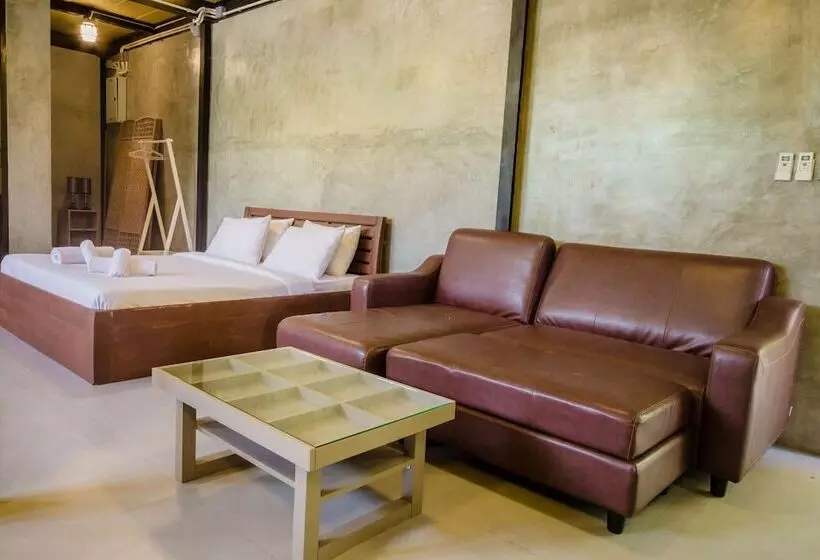 هتل Riverpool Resort