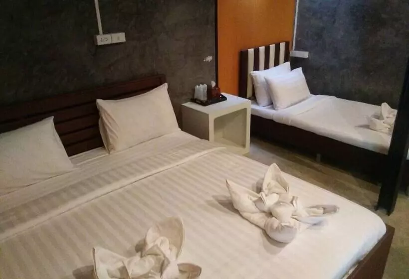 هتل Riverpool Resort