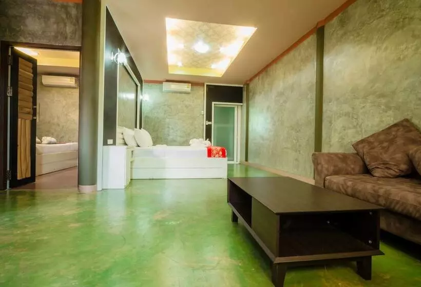 هتل Riverpool Resort