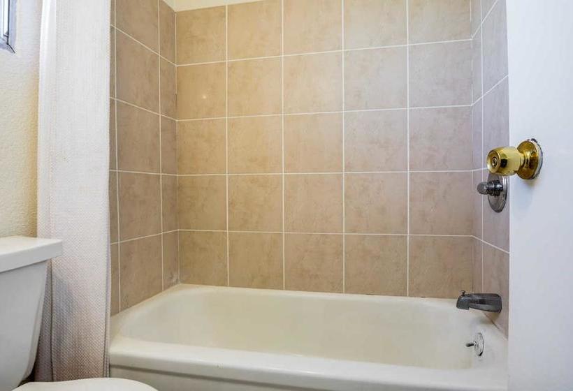 호텔 Rodeway Inn Oakley