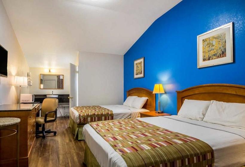 호텔 Rodeway Inn Oakley