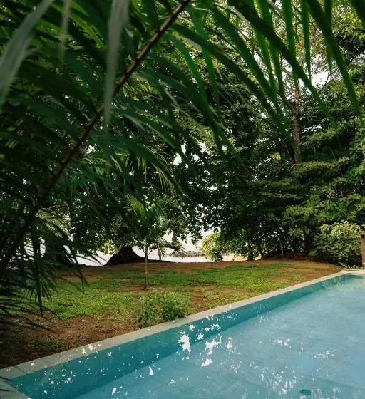 هتل Sundy Praia Lodge