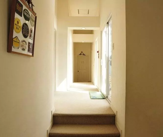 Majatalo Blue In Green