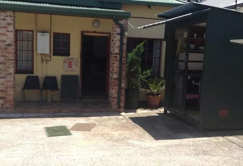 پانسیون Cottage In Orange Grove