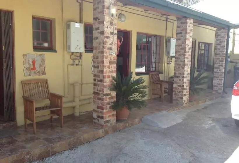 پانسیون Cottage In Orange Grove