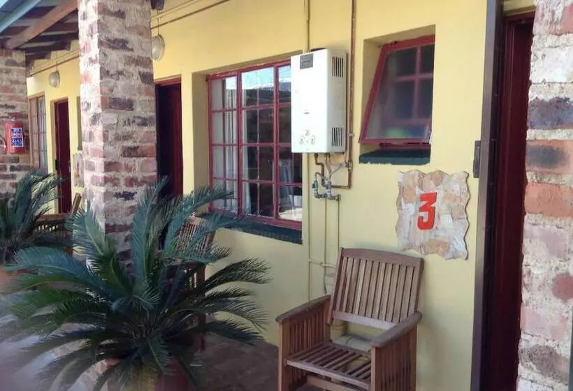 پانسیون Cottage In Orange Grove