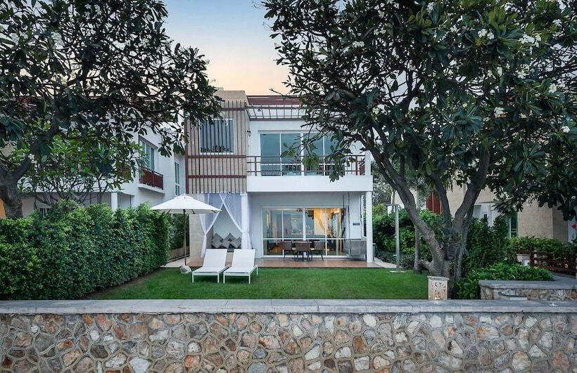 Simantra Private Villas