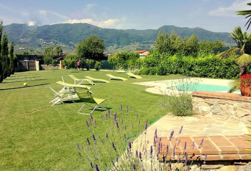Villa In Lucca