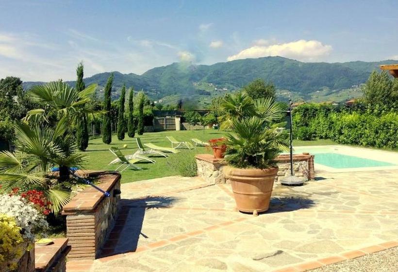 Villa In Lucca