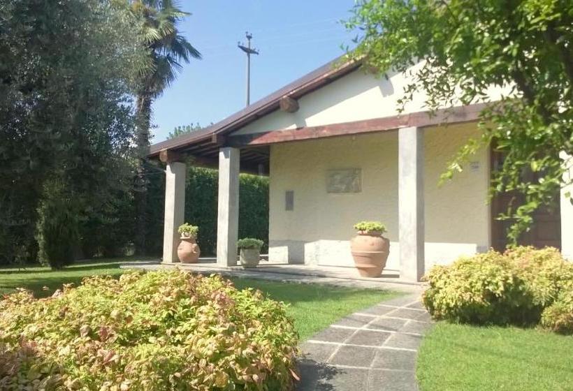 Villa In Lucca