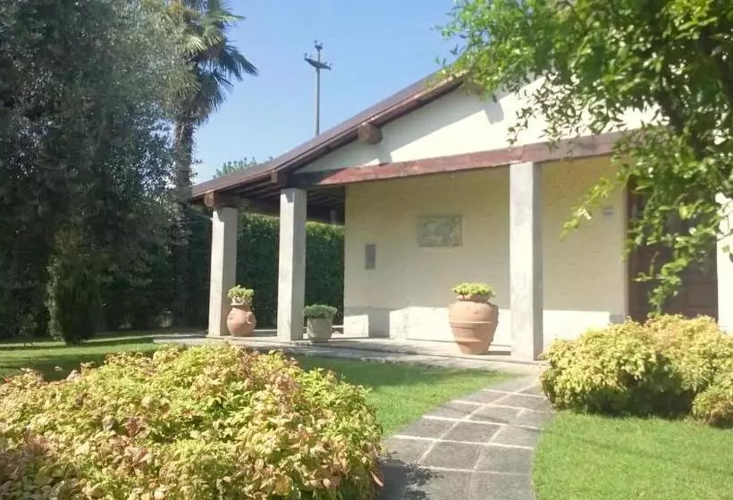 Villa In Lucca
