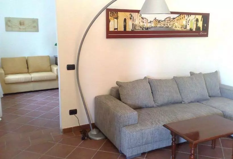 Villa In Lucca
