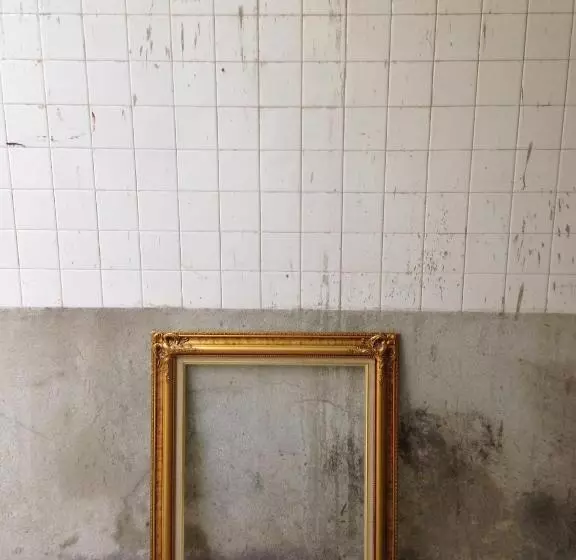 The Frame Guesthouse   Hostel