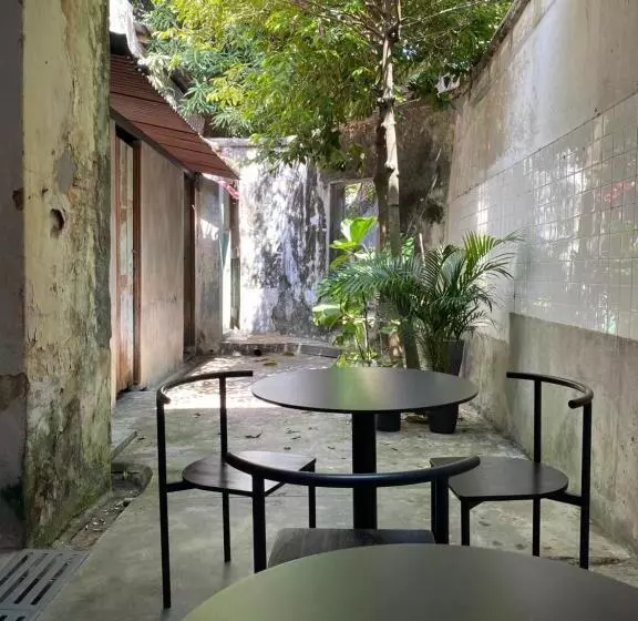 The Frame Guesthouse   Hostel