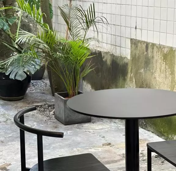 The Frame Guesthouse   Hostel