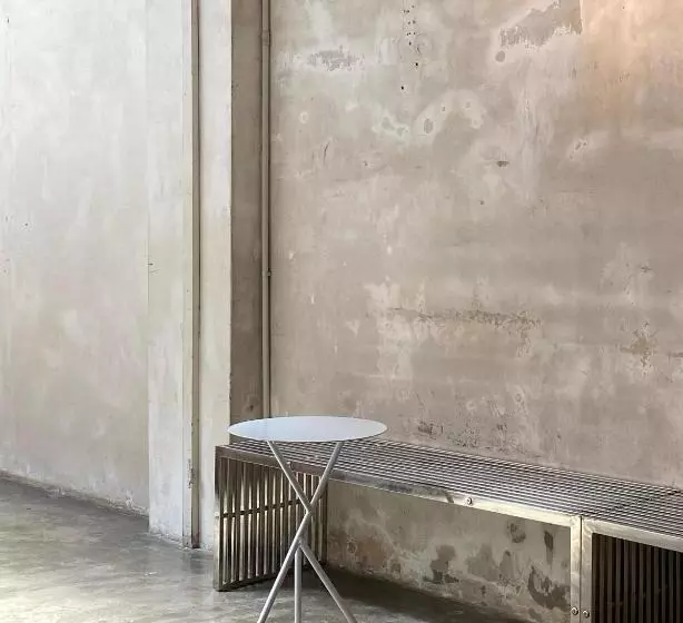 The Frame Guesthouse   Hostel