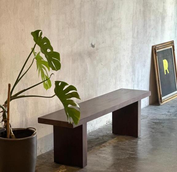 The Frame Guesthouse   Hostel