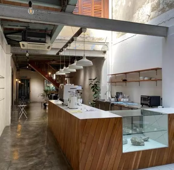 The Frame Guesthouse   Hostel