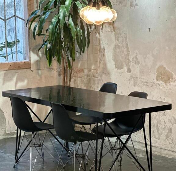 The Frame Guesthouse   Hostel