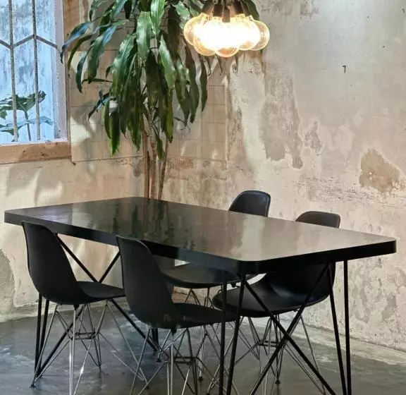 The Frame Guesthouse   Hostel