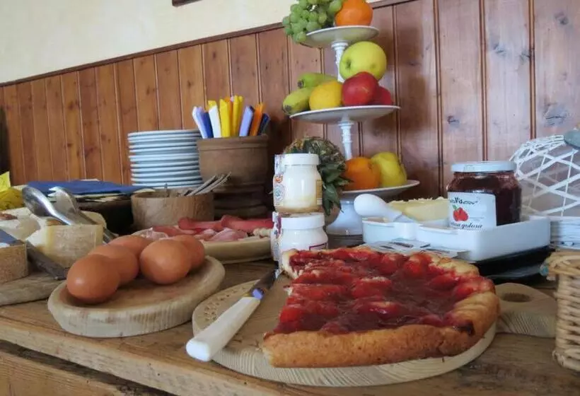 Hotelli Albergo Ristorante Innocenti