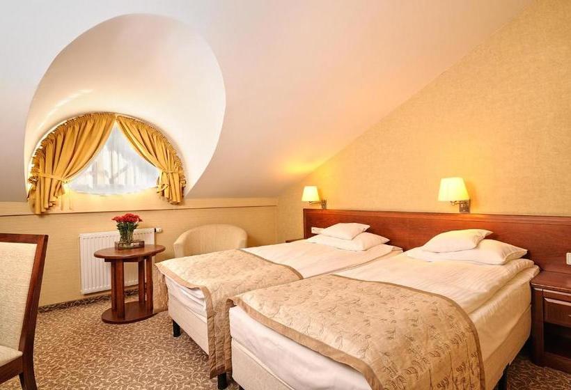 Centuria Hotel & Natural Spa