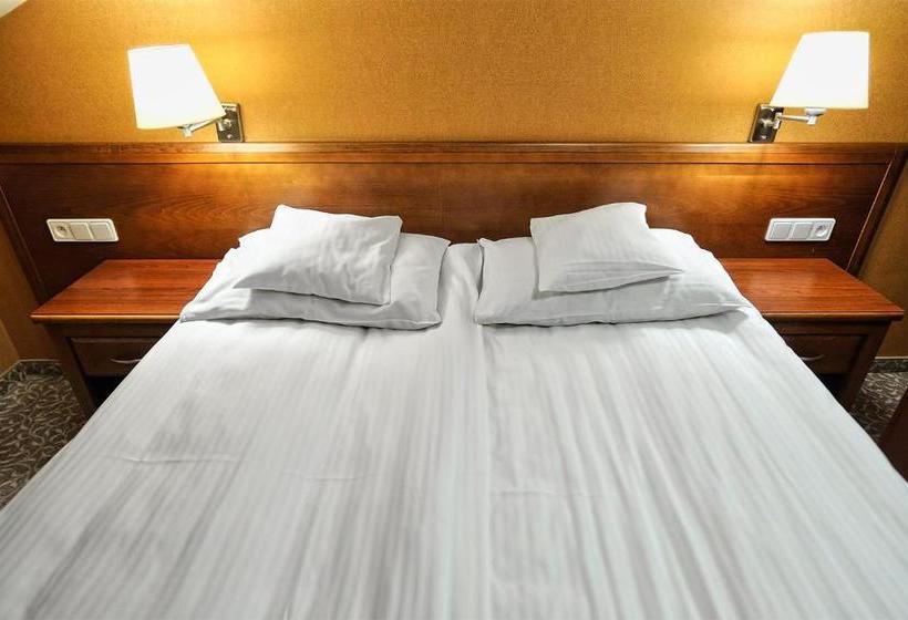 Centuria Hotel & Natural Spa