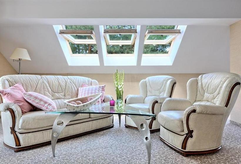 Centuria Hotel & Natural Spa